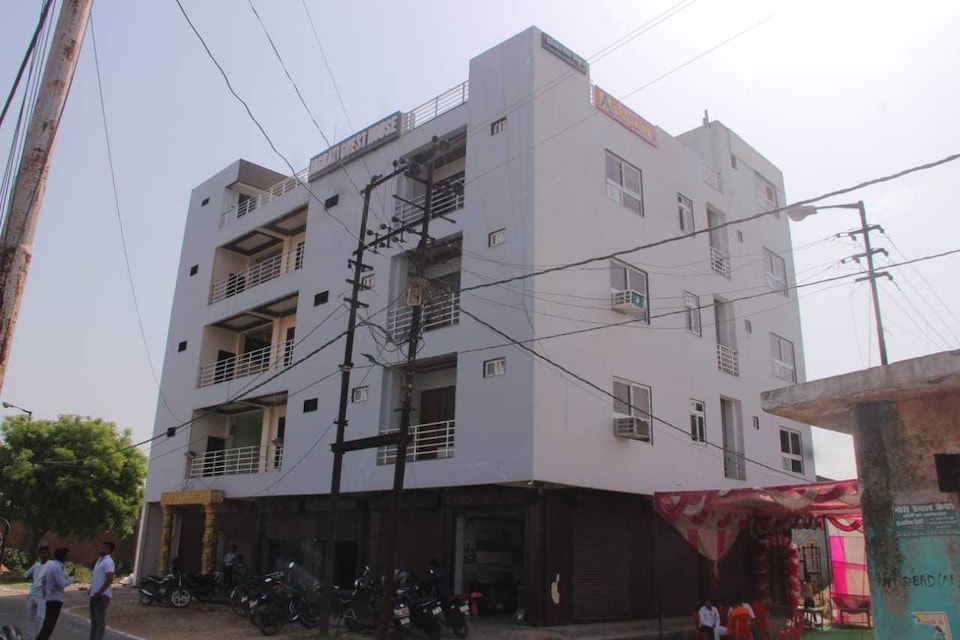 OYO Flagship 81430A A Square Hotel, Kanpur Railway Station, Kanpur