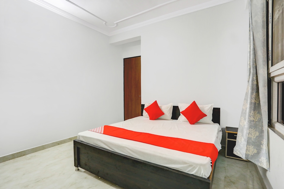 OYO Flagship 81430A A Square Hotel, Kanpur Railway Station, Kanpur