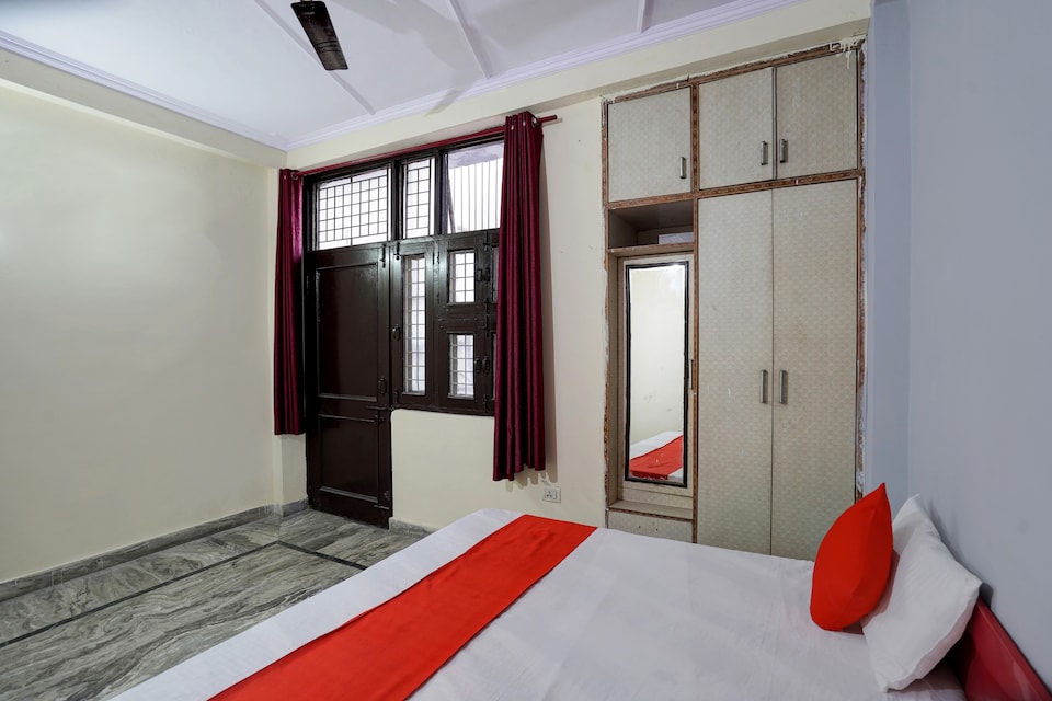 Super Hotel O  Khanna's Hotel near Shakti Khand-III Indirapuram, Indirapuram Ghaziabad, Ghaziabad