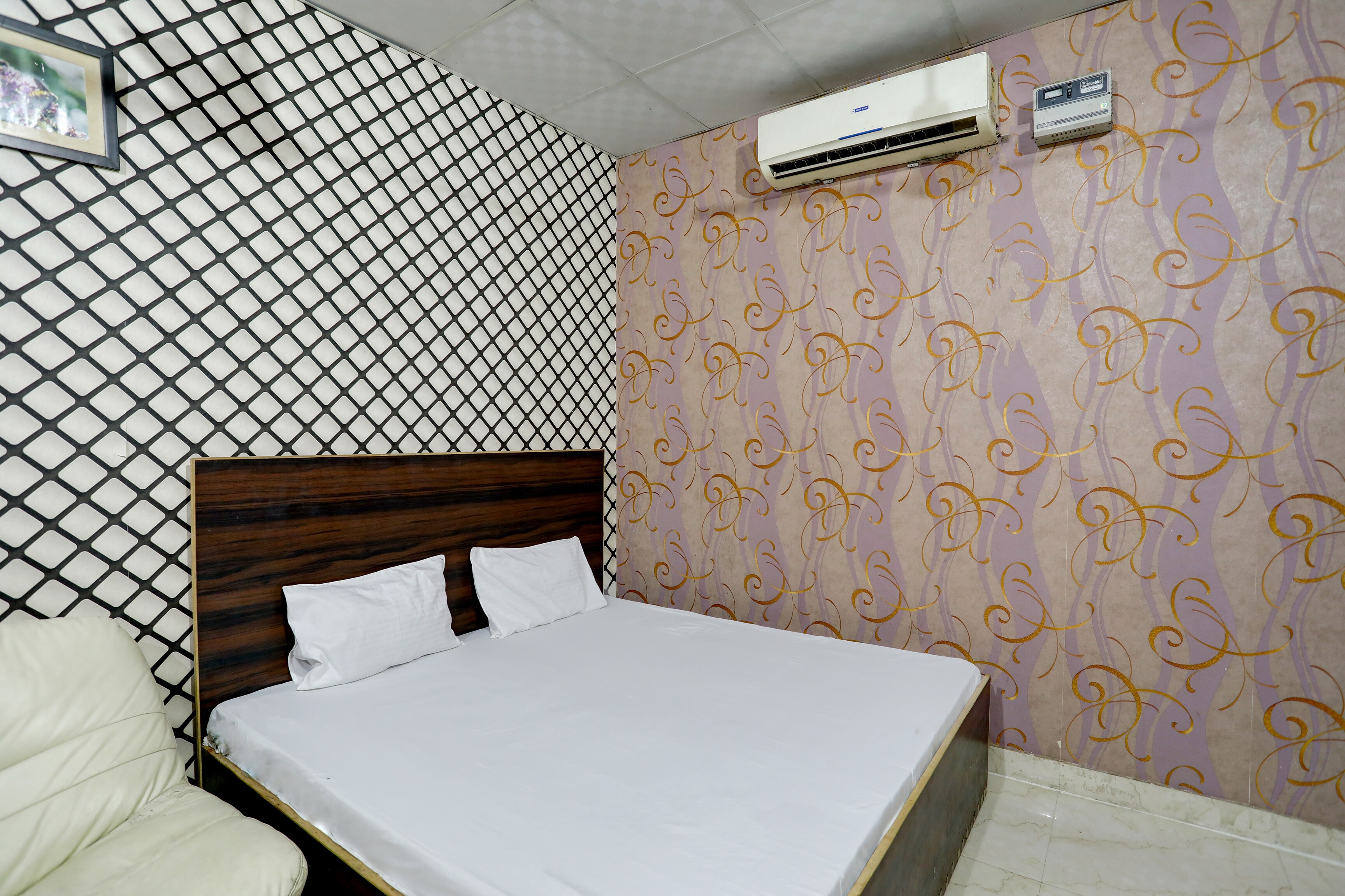 Hotel O Gold Inn, OYO Rooms Palwal, Book @ ₹792 - OYO