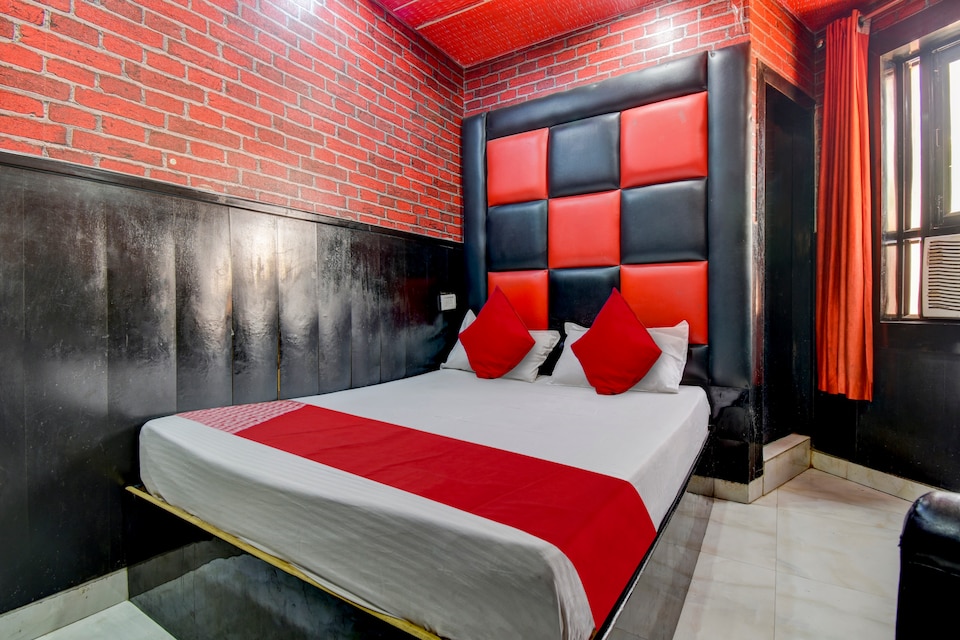 OYO Flagship 814360 Hotel Royal Plaza, Paharganj Delhi, Delhi