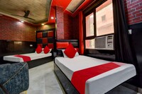 OYO Flagship 814360 Hotel Royal Plaza