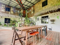 OYO HOME 90800 Rumah Pangi Homestay