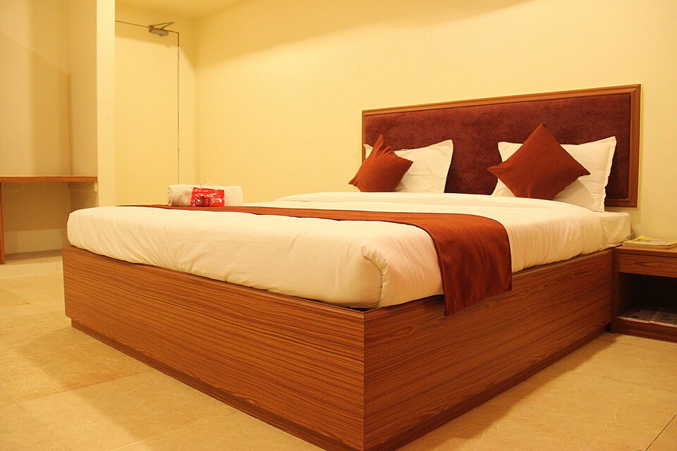 OYO 1697 Hotel PM Regency, Sayajigunj Vadodara, Vadodara