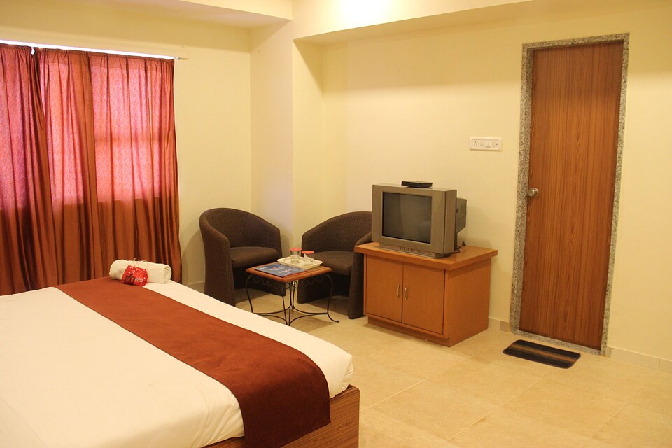 OYO 1697 Hotel PM Regency, Sayajigunj Vadodara, Vadodara