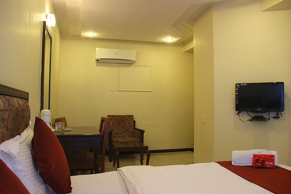 OYO 1697 Hotel PM Regency, Sayajigunj Vadodara, Vadodara