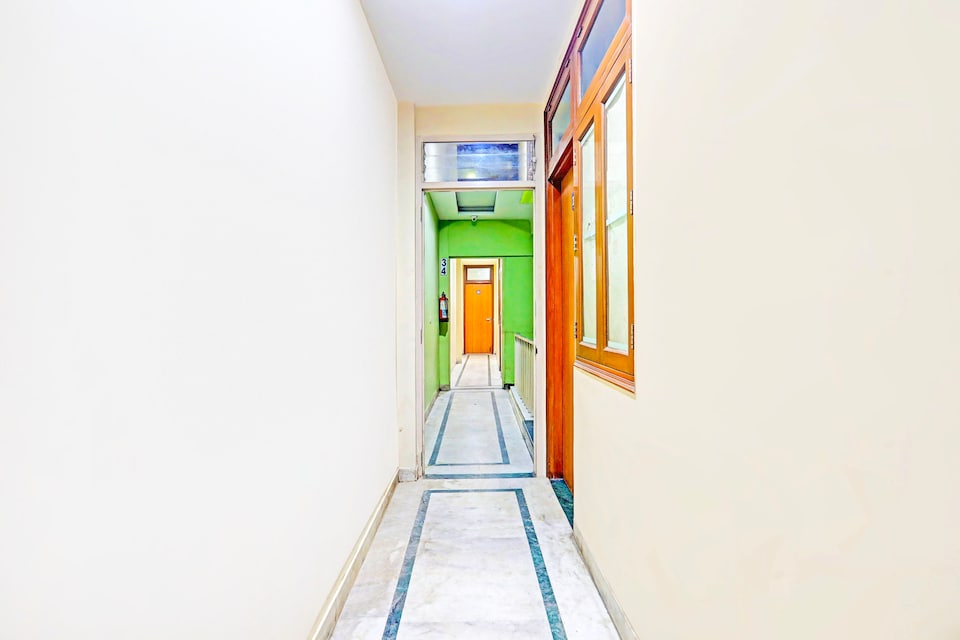 Super Hotel O KRISHNA VILLA, Kalkaji Delhi, Delhi