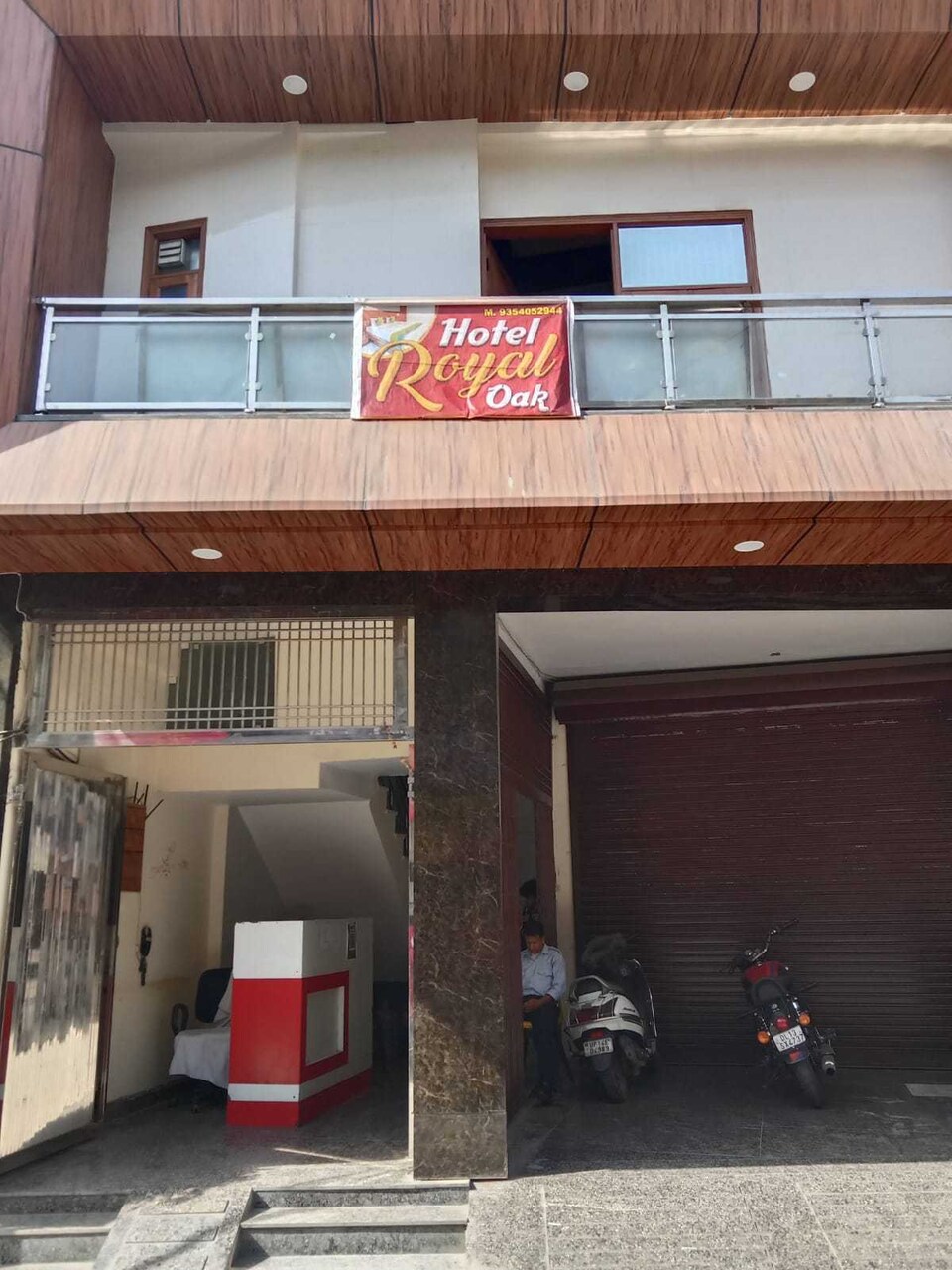 OYO 814430 Royal Oak, Rajouri Garden Delhi, Delhi