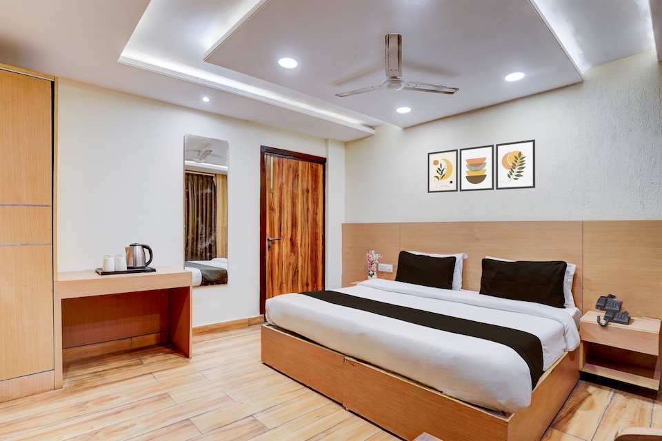 Super Collection O Dehradun Central Formerly Hotel Orange Residency, Dehradun Railway Station, Dehradun