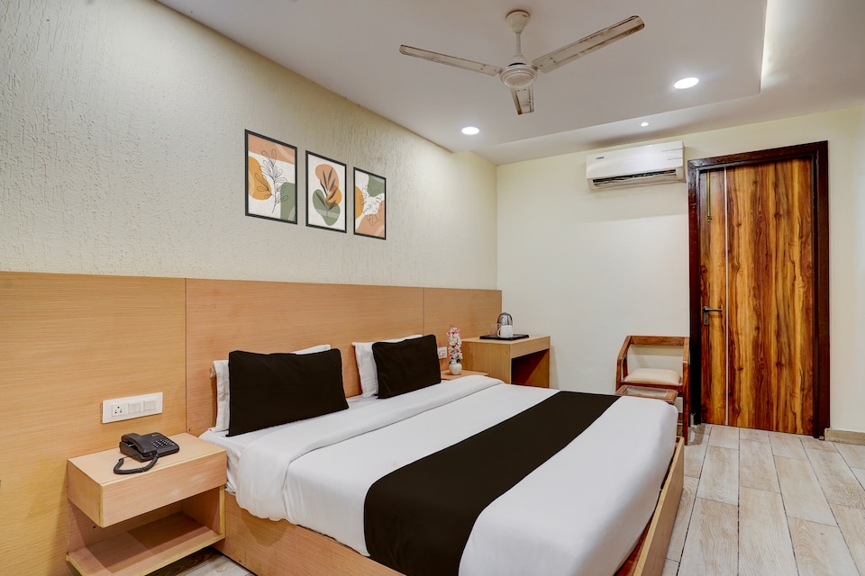 Super Collection O Dehradun Central Formerly Hotel Orange Residency, Dehradun Railway Station, Dehradun