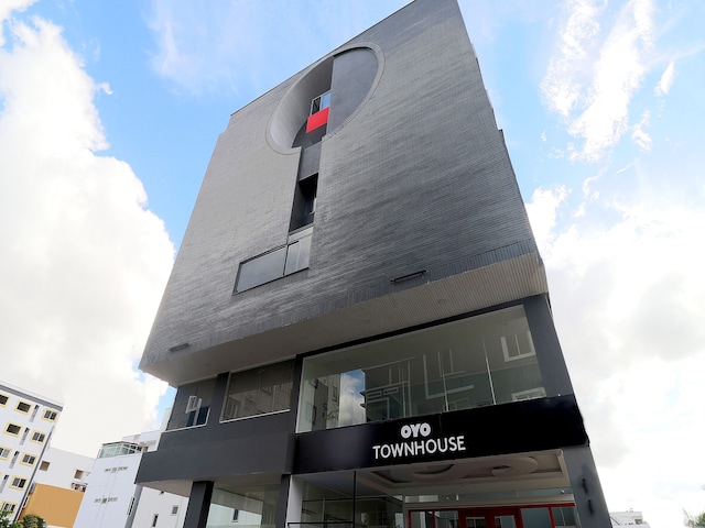 Super Townhouse Reva College University