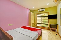 OYO 814464 KARIPUR RESIDENCY