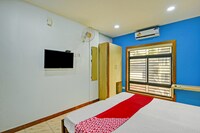 OYO 814464 KARIPUR RESIDENCY