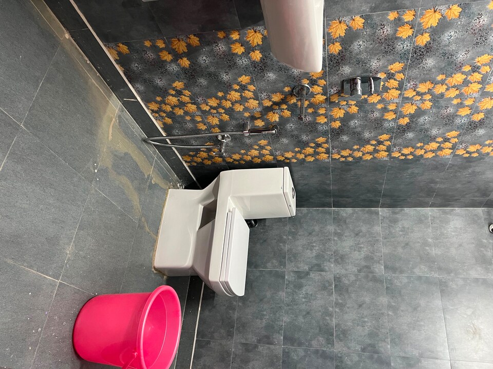 POP HOME 81447E Regal Inn, Dwarka Delhi, Delhi