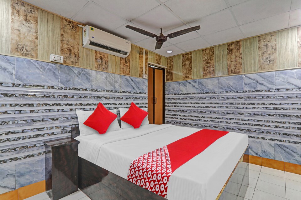 Live on LCK2081, Charbagh Lucknow, Lucknow