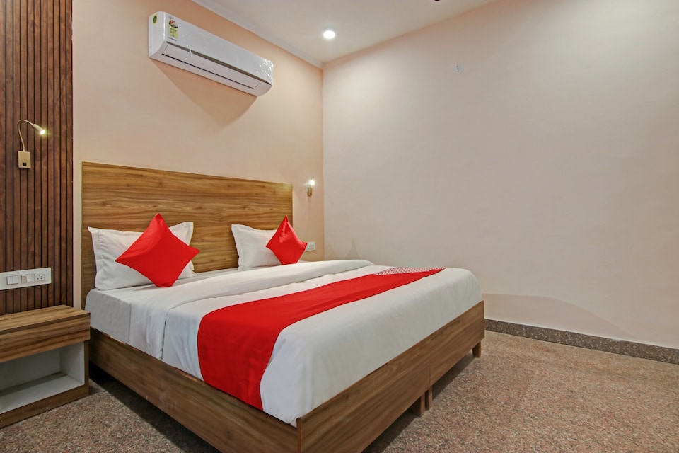 OYO Flagship Regal Inn, Dwarka Delhi, Delhi