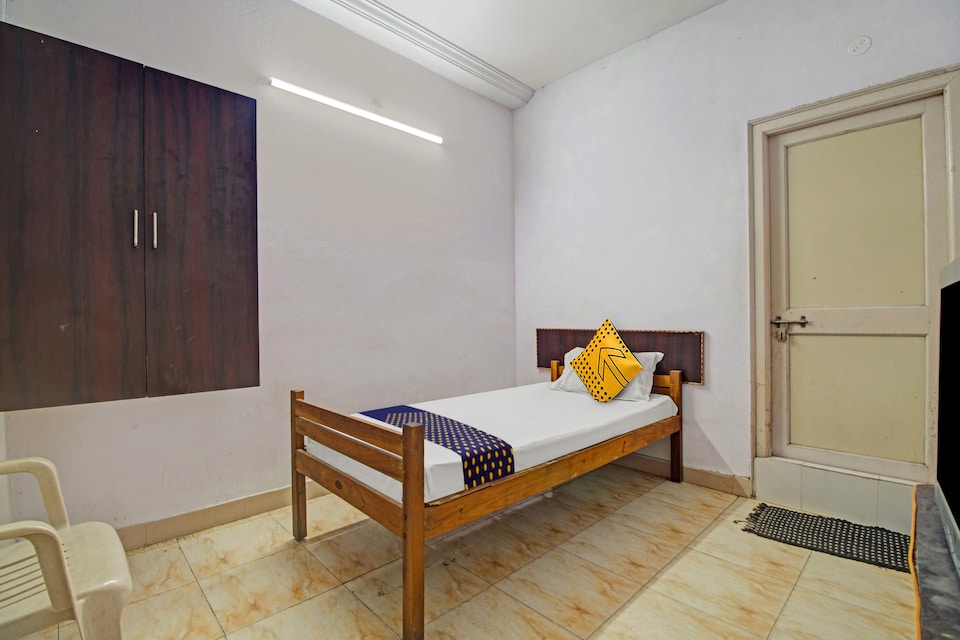 SPOT ON Sri Balaji Lodge, Chirala, Chirala