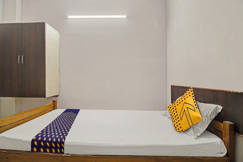 SPOT ON Sri Balaji Lodge, Chirala, Chirala