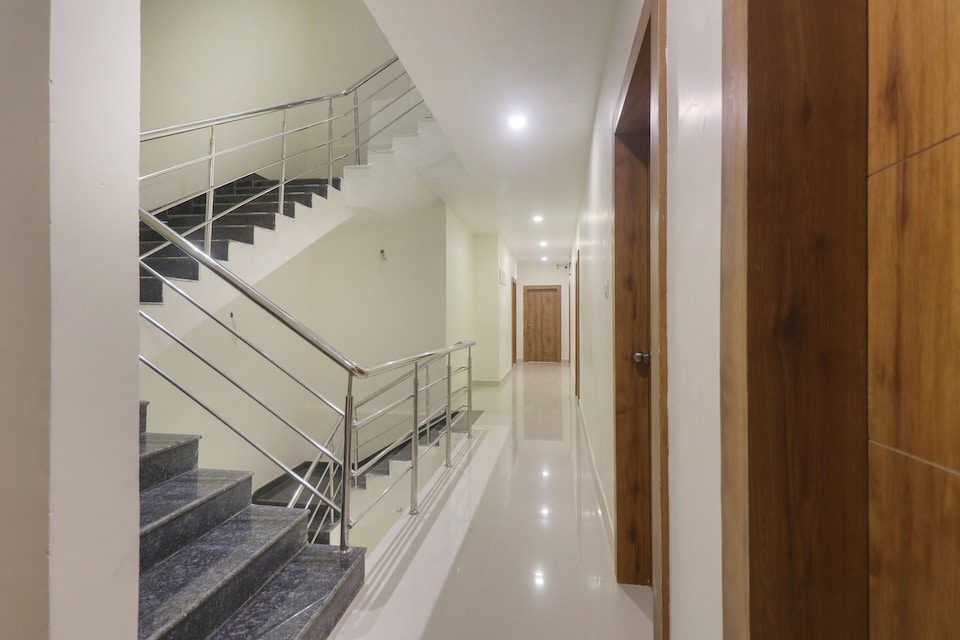 Hotel O Kakatiya Residency, Nakkalagutta Hanamkonda Warangal, Warangal