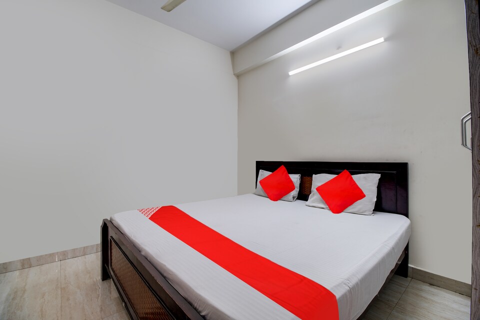 OYO Flagship Silver Arrow, MVP Colony Visakhapatnam, Visakhapatnam