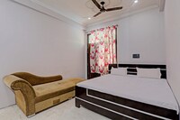 OYO Hotel Golden Night