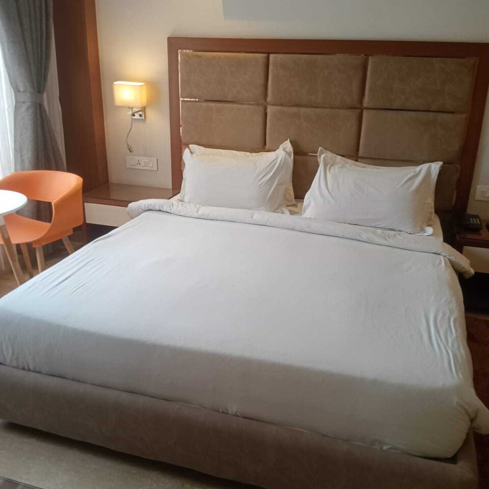 Townhouse OAK Hotel Park Galaxy, Esplanade Kolkata, Kolkata