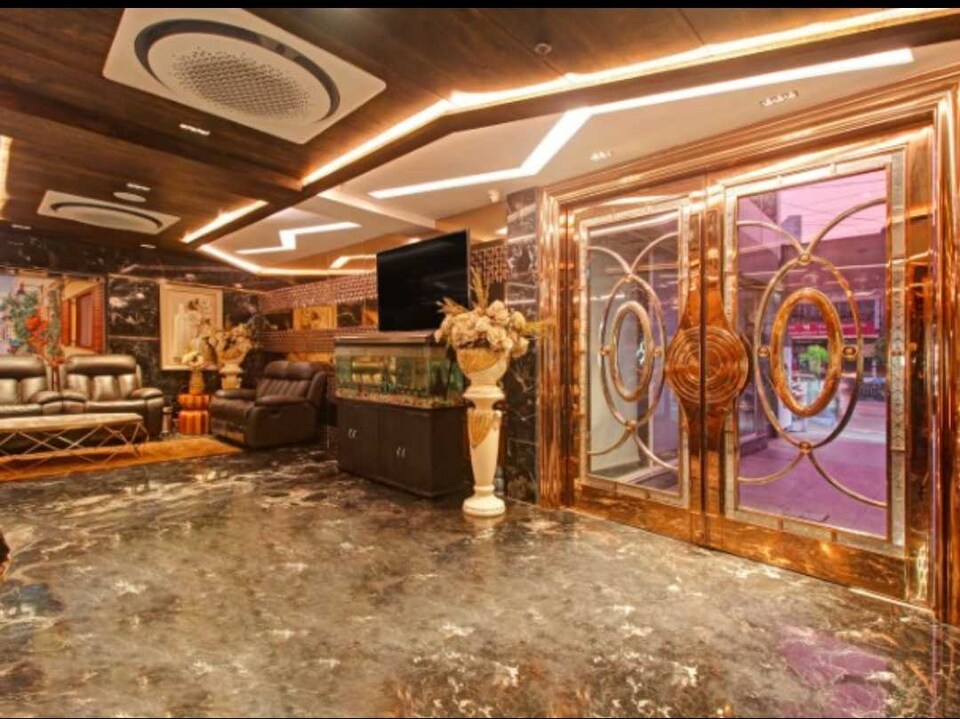 Townhouse OAK Hotel Park Galaxy, Esplanade Kolkata, Kolkata