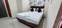 SPOT ON Hotel Ellora