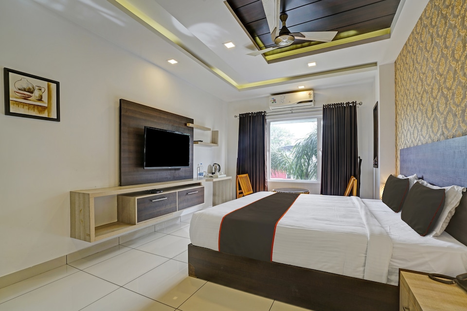 Collection O Aryaas Park, Kochi Fort, Kochi