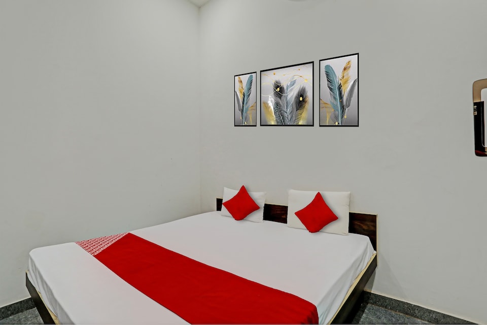 Hotel O The Crown Plaza, Bulandshahr, Bulandshahr