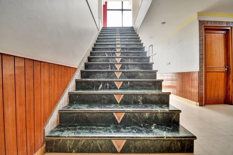 Hotel O Fly View, Jaipur Airport, Jaipur