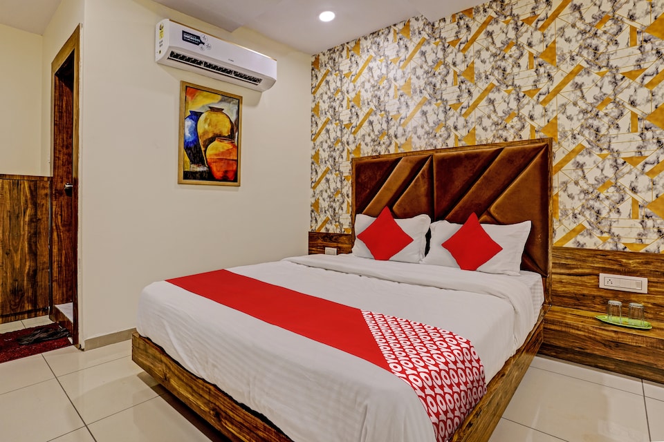 Hotel O RR, Alkapuri Vadodara, Vadodara