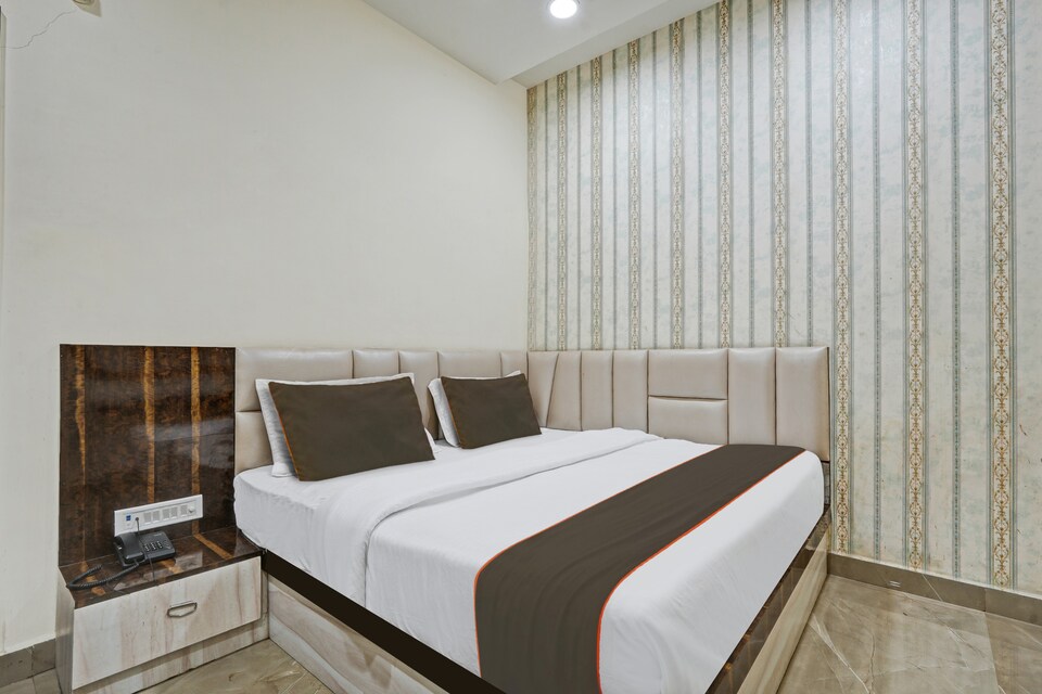 Collection O Hotel Paradise & Banquet, Lashkar, Gwalior