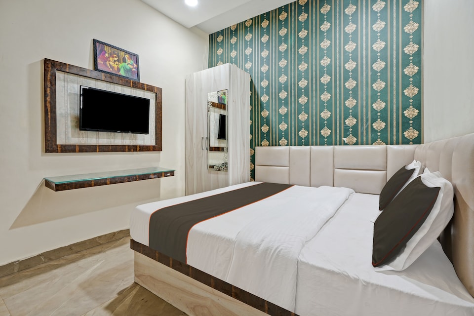 Collection O Hotel Paradise & Banquet, Lashkar, Gwalior