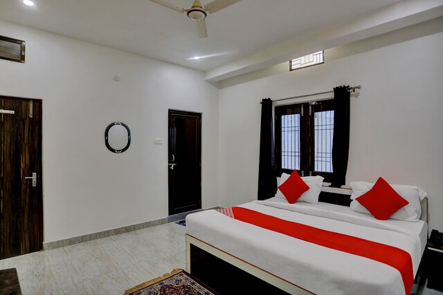 OYO Flagship Hotel Madrona Asshi Ghat