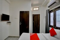 OYO Flagship Hotel Madrona Asshi Ghat