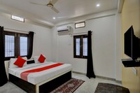 OYO Flagship Hotel Madrona Asshi Ghat