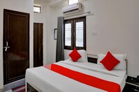 OYO Flagship Hotel Madrona Asshi Ghat