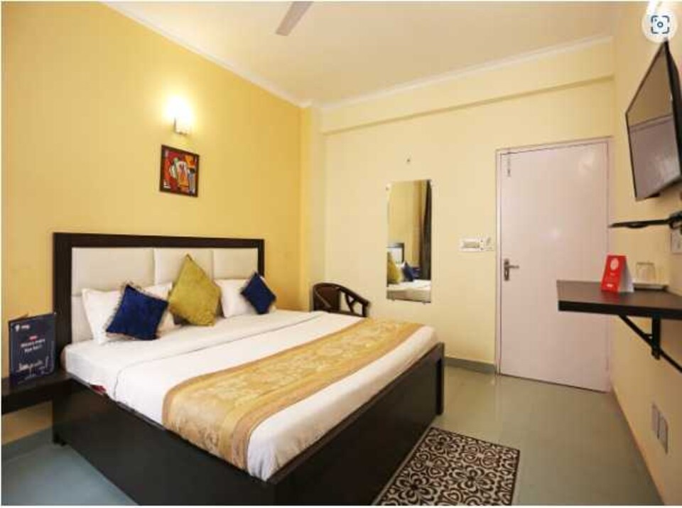 POP 81484E Hotel B K House , Noida City, Noida
