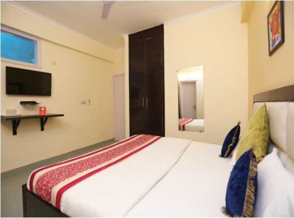 POP 81484E Hotel B K House , Noida City, Noida
