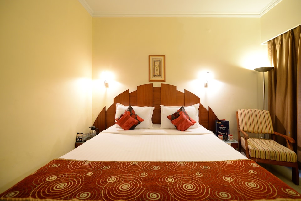 OYO Hotel Nkm's Grand Near Birla Mandir, Banjara Hills, Hyderabad