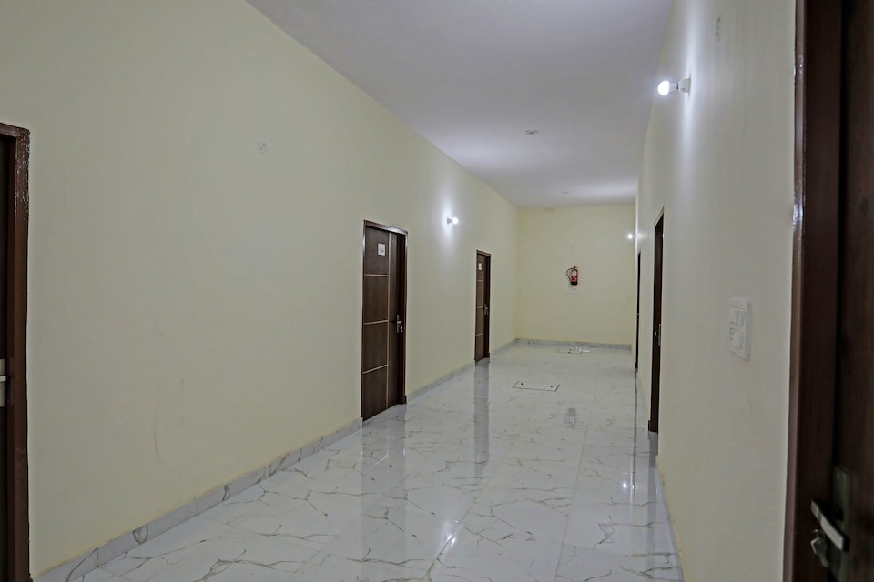 Hotel O Seven Spring, Faridabad, Faridabad