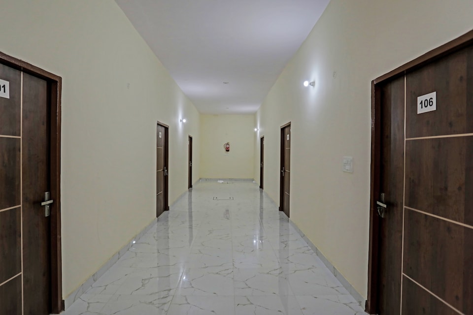 Hotel O Seven Spring, Faridabad, Faridabad