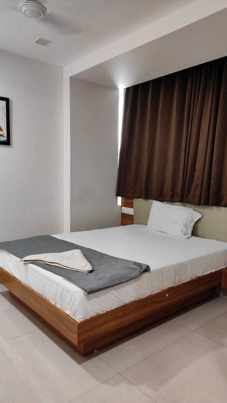 POP 81494H Hotel Venus , Alkapuri Vadodara, Vadodara