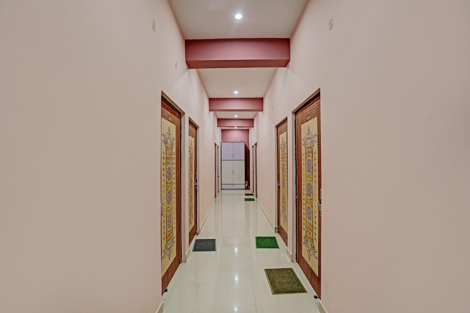 Hotel O Flagship KB Palace, Faizabad Road, Lucknow