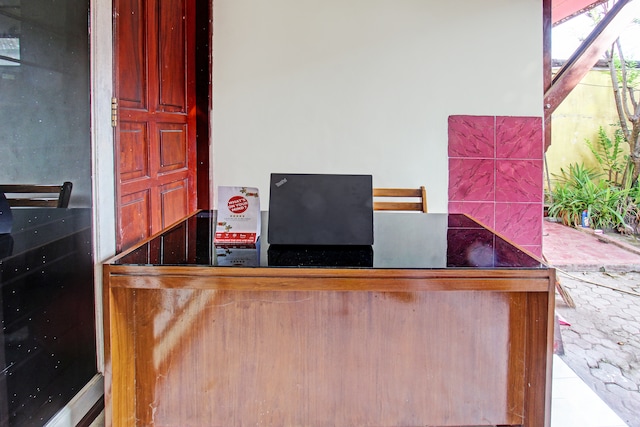 Hotel O Losmen Tjabe Merah Near Alfamart Bintaro