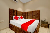OYO 815042 Hotel A7