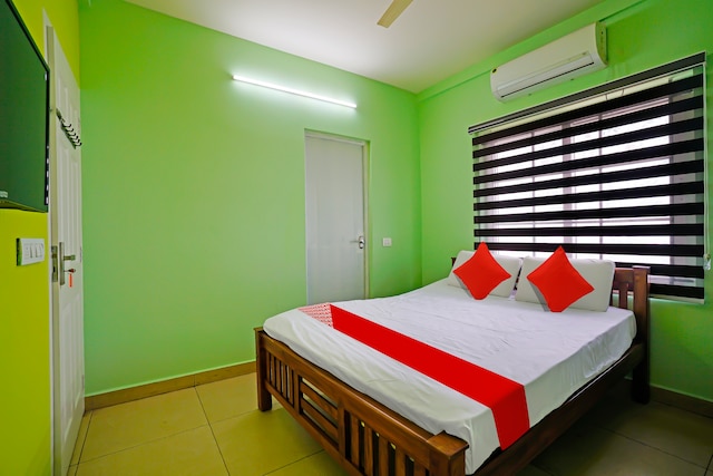 OYO Flagship Hotel Cochin Paradise