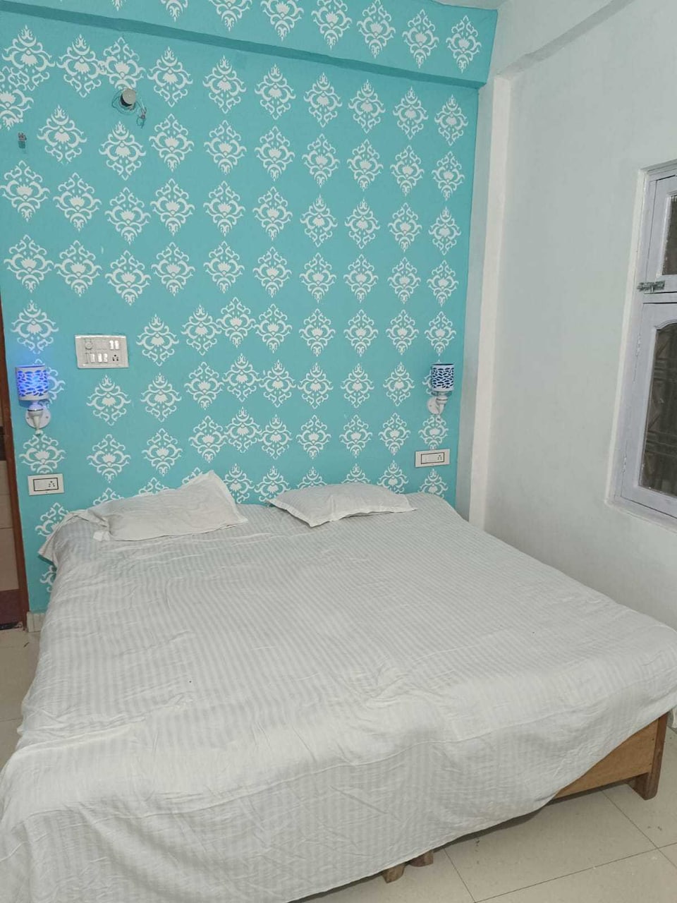 POP 81505F Hotel Surya Inn , Cantonment, Varanasi