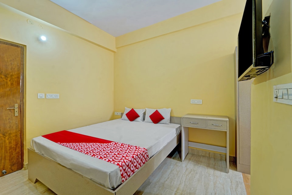 OYO Flagship Parrots Inn, Patliputra Colony, Patna